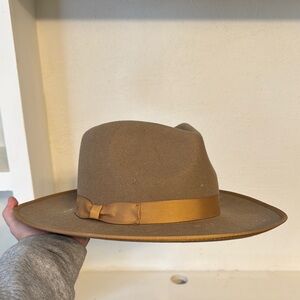 Gigi pip Monroe hat size 57